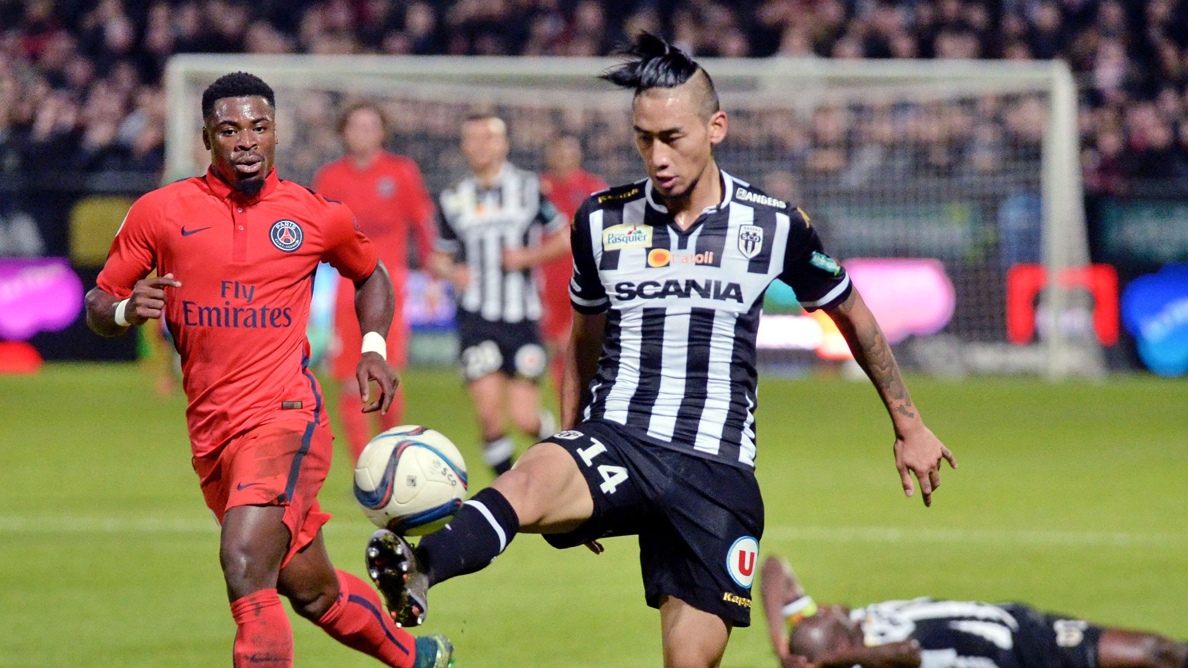 展现出他在 展现出他在